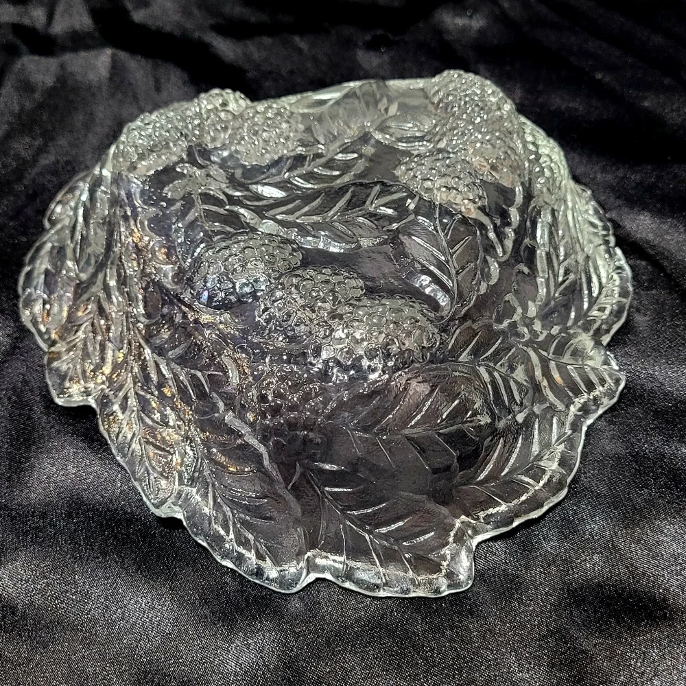 Vintage Indian Glass~Clear~Loganberry and Leaf Pattern~Candy Dish~Bowl~Embossed